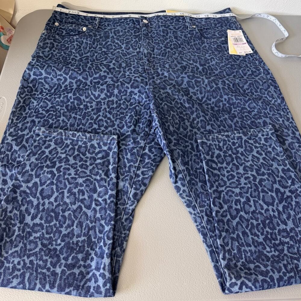 Michael Kors Leopard Print Jeans 22W NWT Blue Animal Denim - Picture 2 of 10